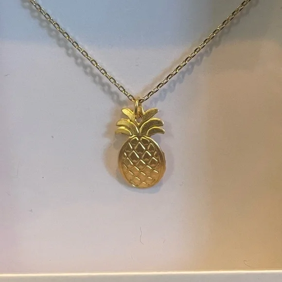 NWT Handcrafted in Hawaii, Gold Pineapple Necklace - Picture 3 of 3